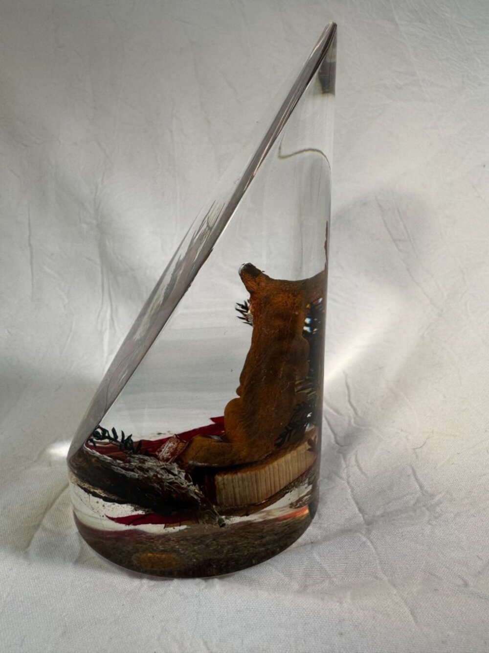 Vintage Lucite Paperweight Woodland Fox Hand-Painted Encased Art Decor Canada - Picture 2 of 8